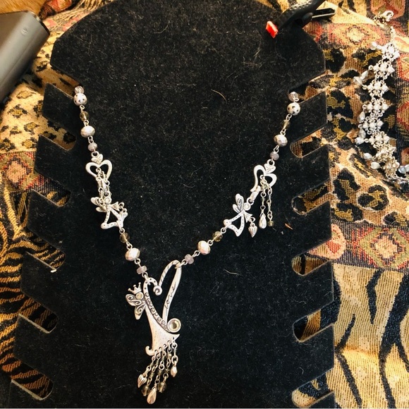 Chico’s silvertone Angel necklace NWOT - Picture 4 of 8